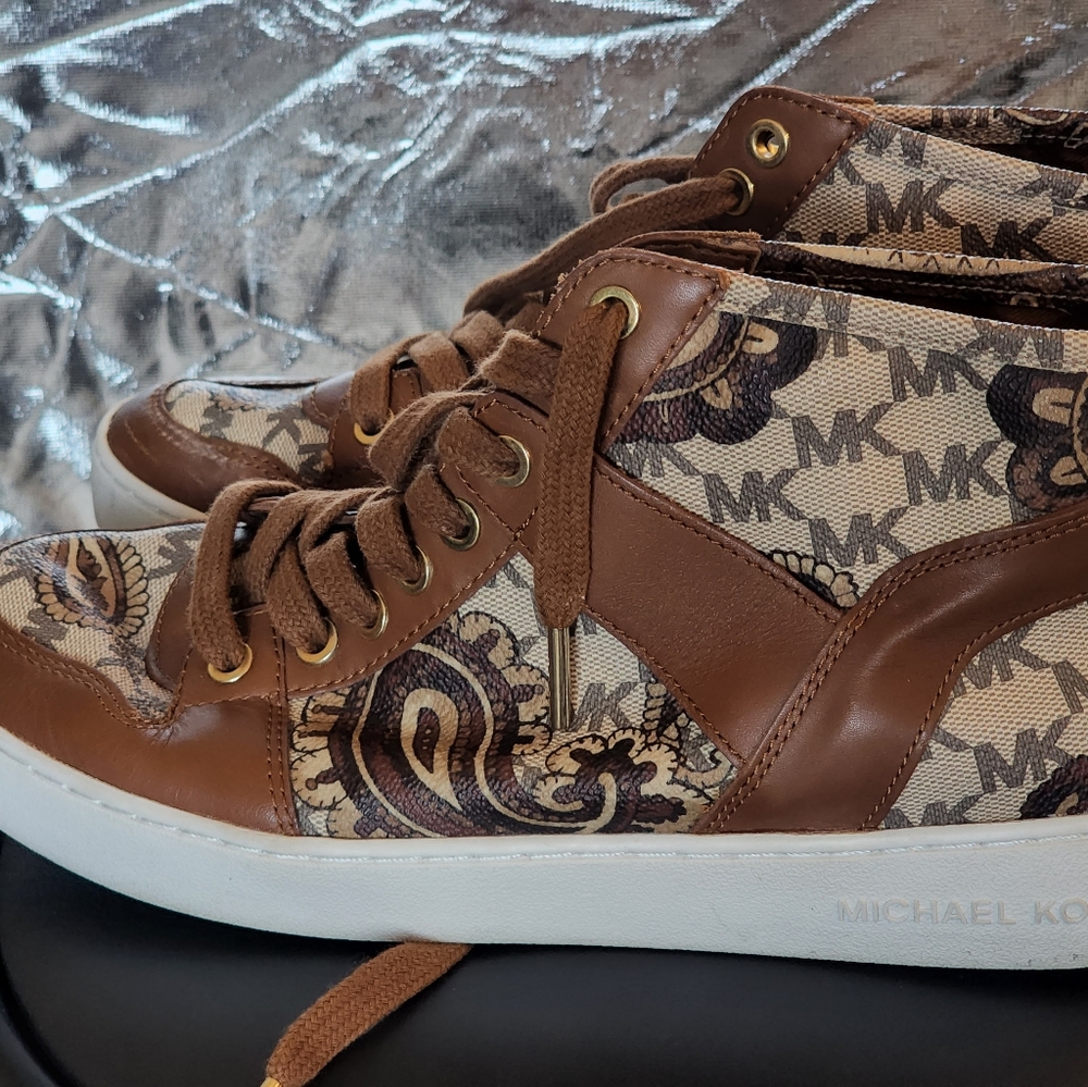 Michael Kors tennis shoes size 9 1/2 tan/multi color excellent condition